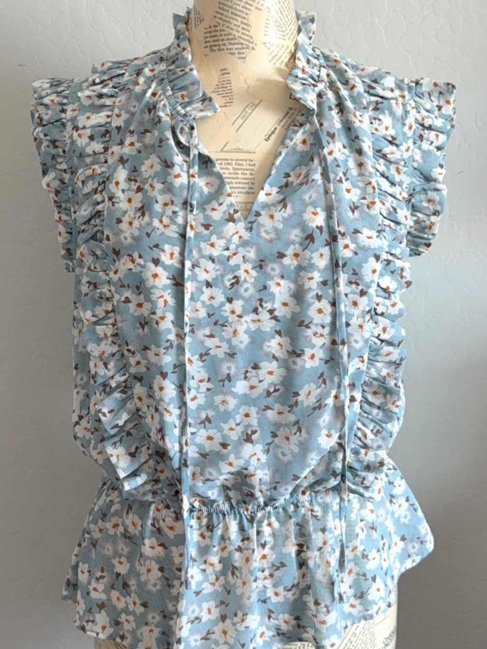 ELAN Floral Ruffle Blue Sleeveless Top Blouse M